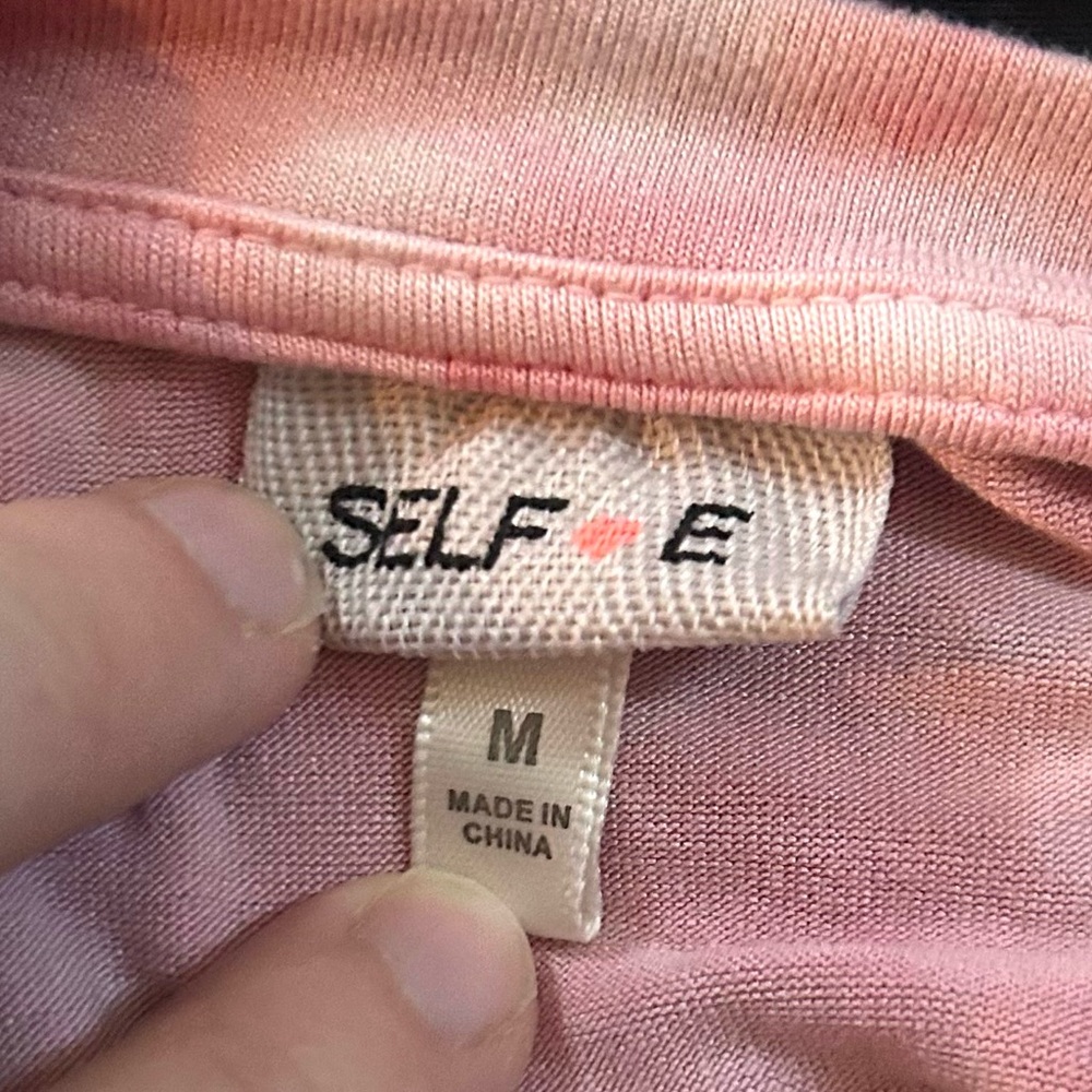 Macy’s Selfie Blue Pink Tie Die Soft Cropped T-Shirt - Picture 3 of 3
